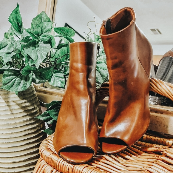 Wild Diva Shoes - WILD DIVA BROWN OPEN TOE BOOTIES BOOTS 8